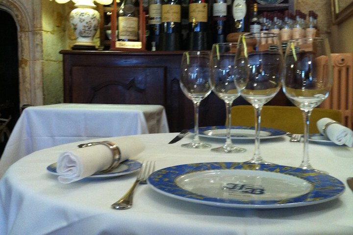 Dining 27 of 52