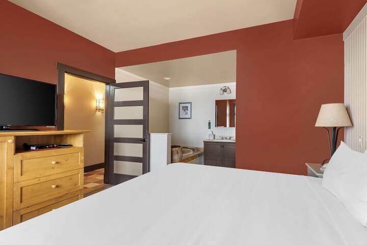 Room 19 of 102