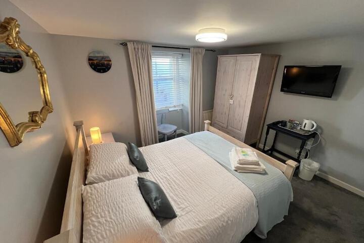 Room 3 of 17