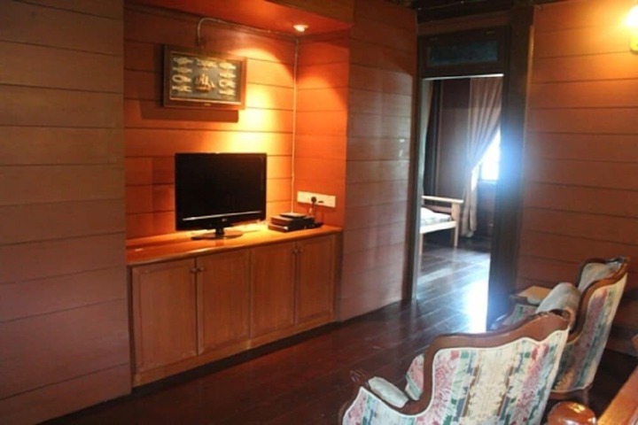 Room 8 of 25