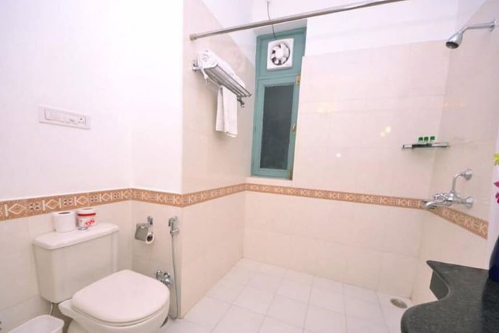 Room 17 of 40