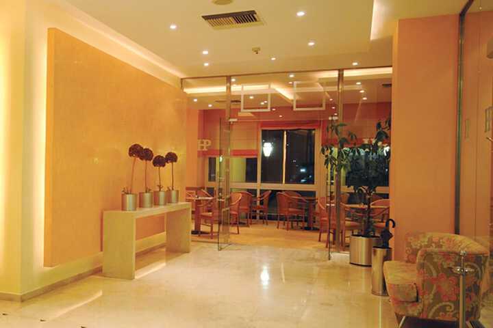 Guest Lobby