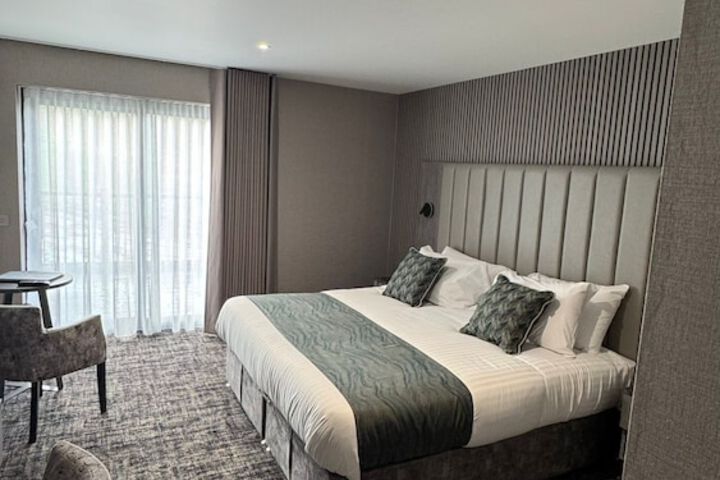 Room 9 of 32