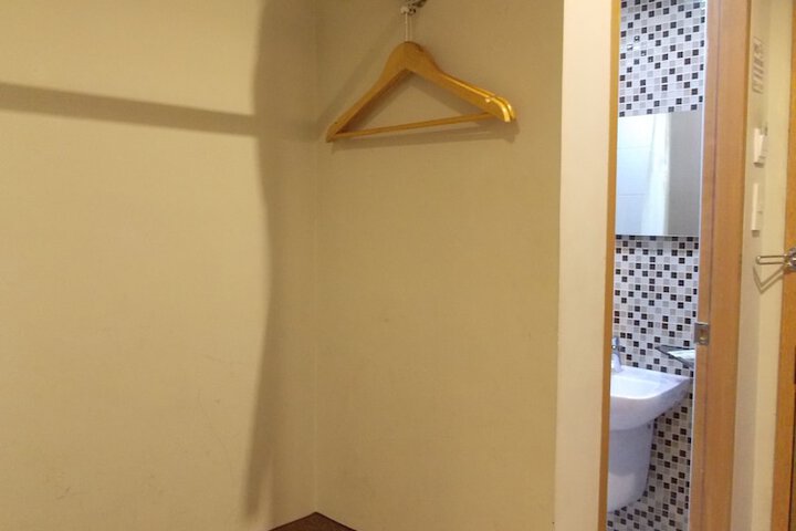 Room 20 of 38