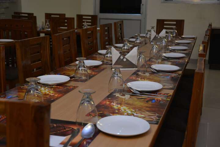 Dining 23 of 33