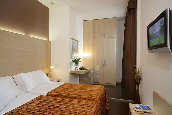 Room 3 of 18