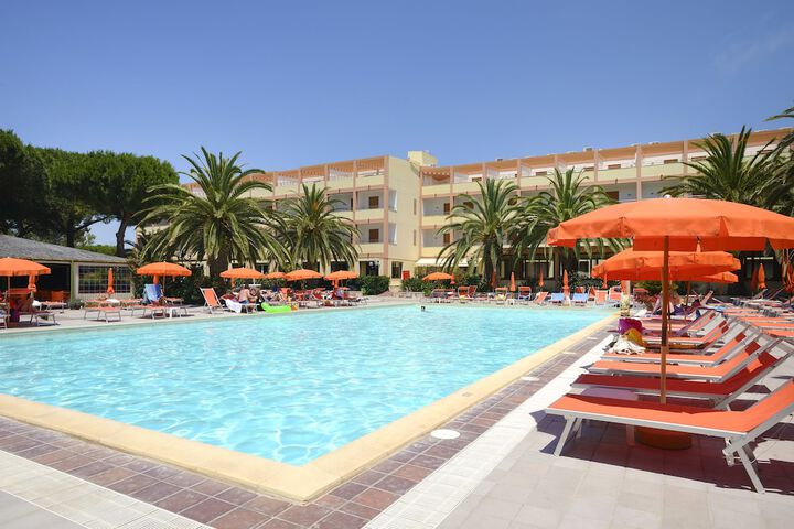 Pool Hotel