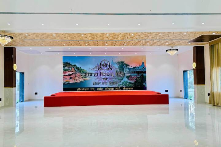 Ballroom/Hall 153 of 176