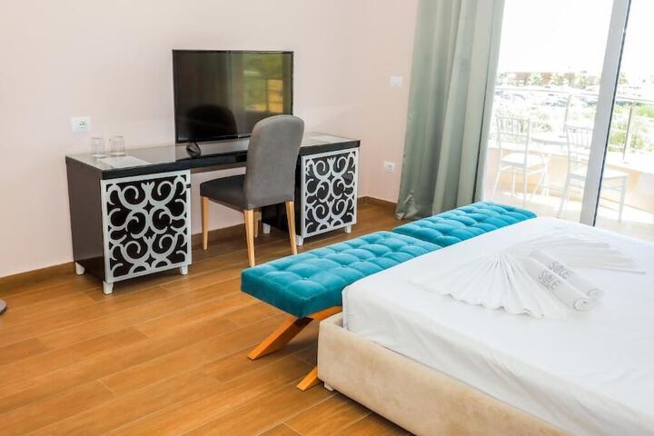 Room 46 of 89
