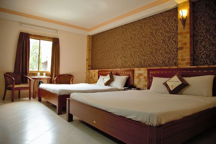 Room 15 of 35