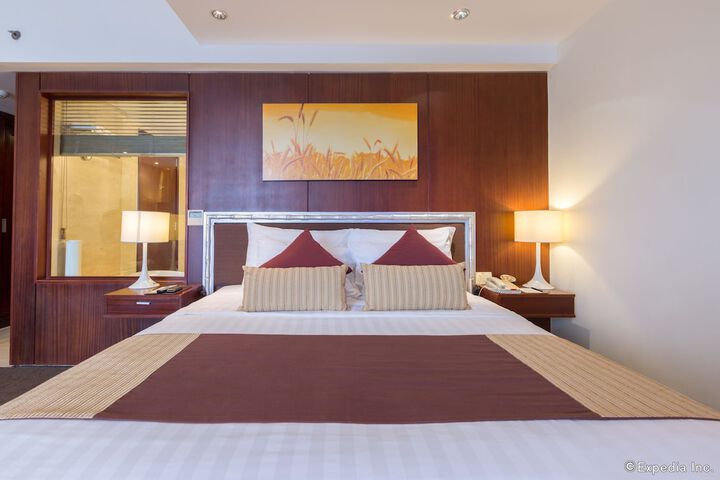 Room 8 of 40