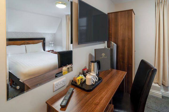 Room 48 of 121