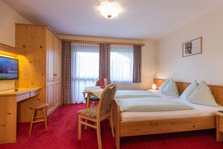 Room 4 of 35