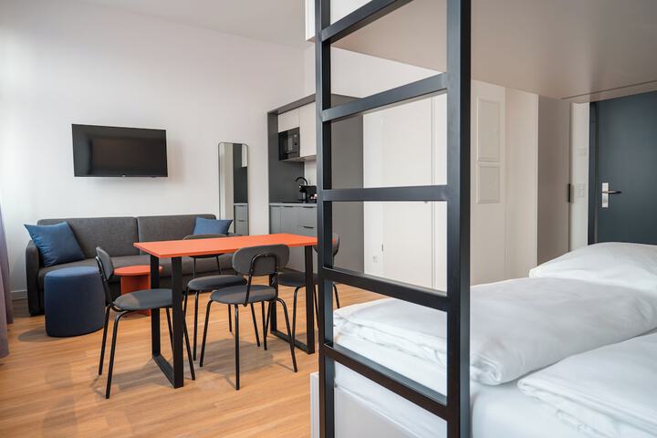 Room 29 of 60