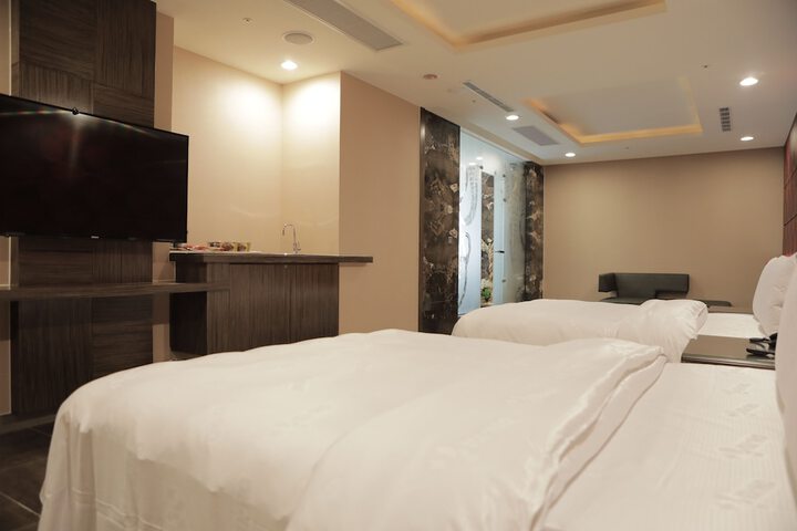 Room 14 of 78
