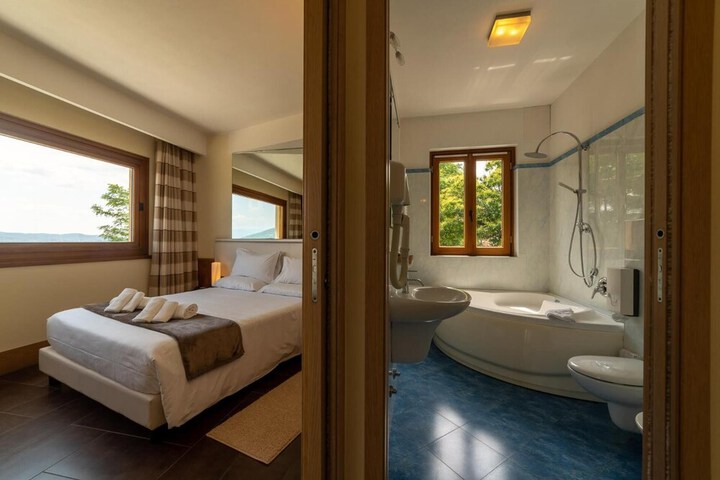 Room 14 of 52