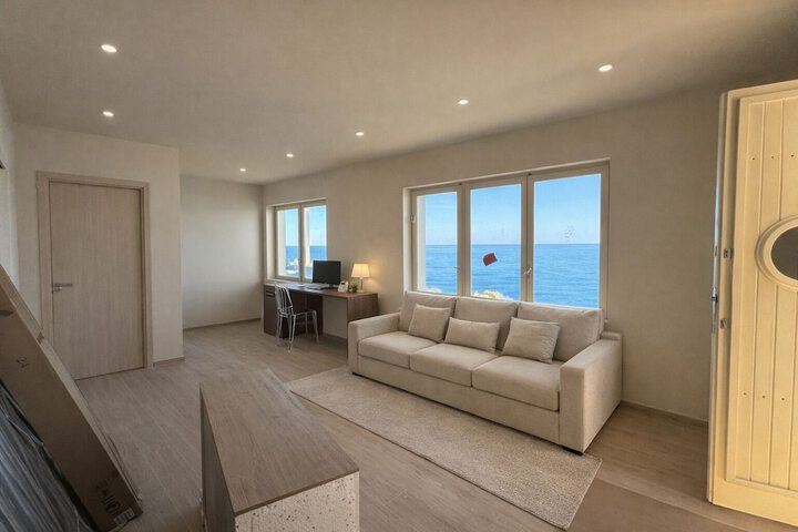 Room 2 of 19