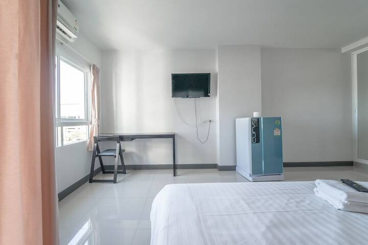 Room 7 of 25