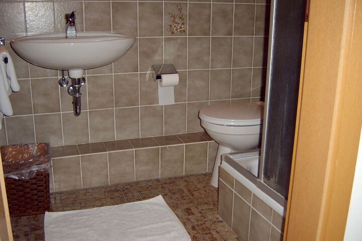 Room 15 of 26