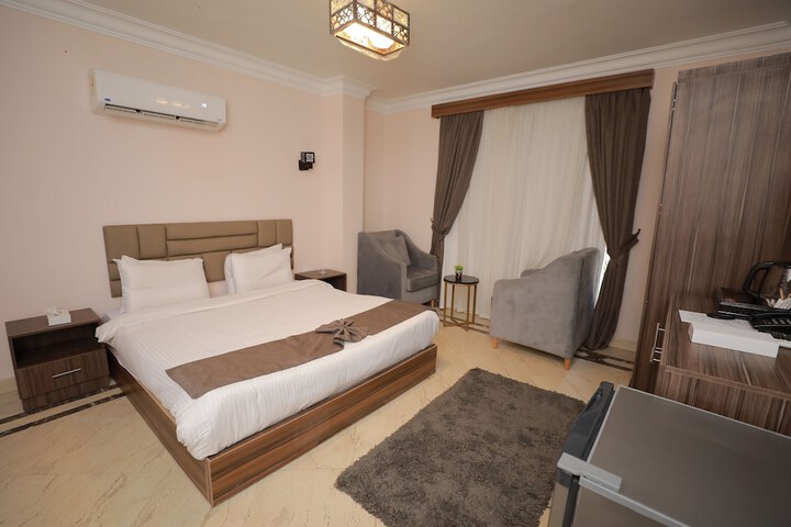 Room 9 of 51