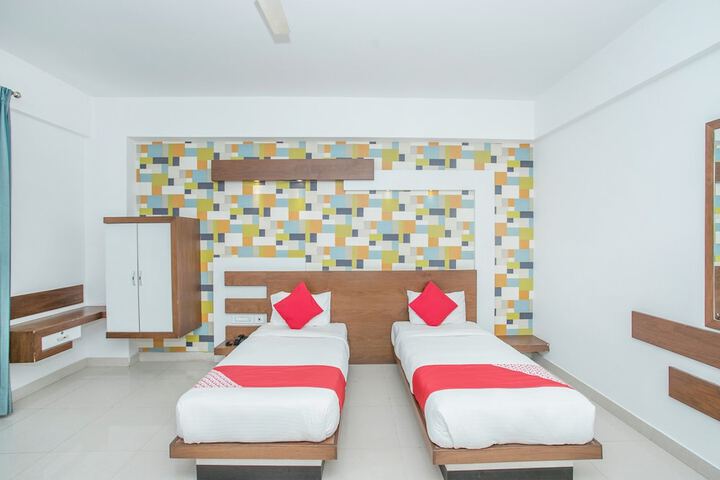 Room 17 of 27