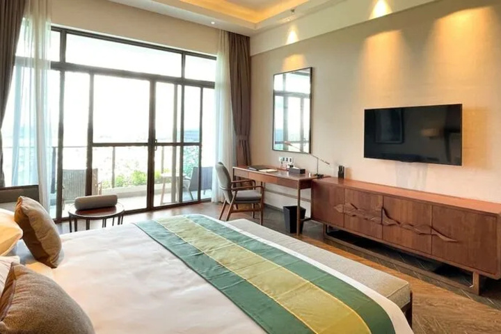 Room 3 of 28