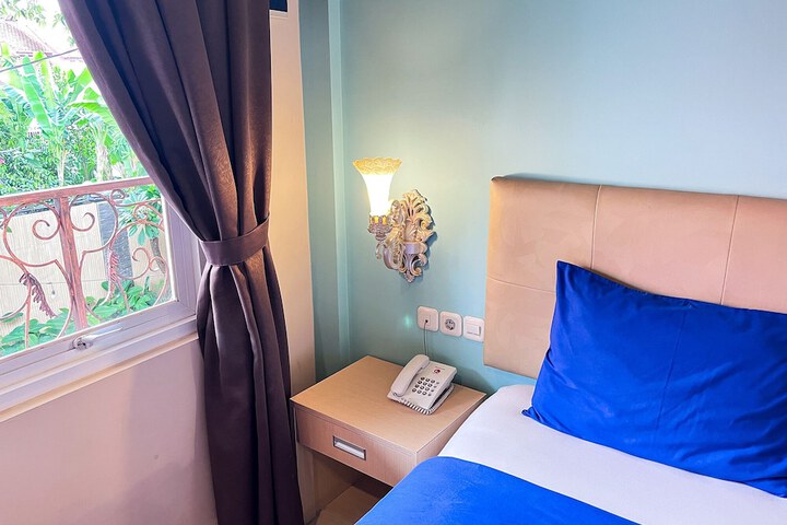 Room 12 of 42