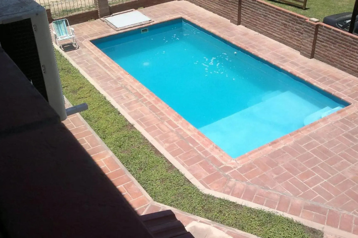 Pool 11 of 17