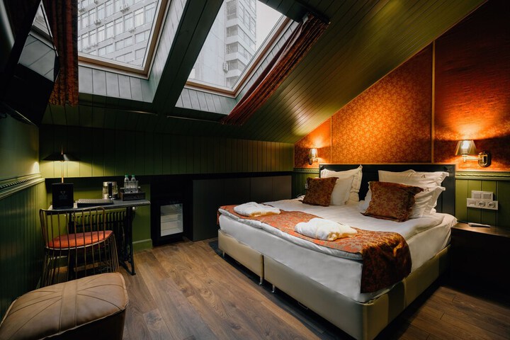 Room 15 of 73