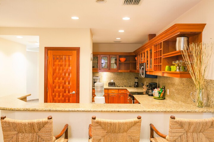 Room 4 of 28