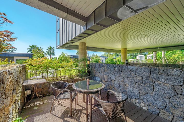 Terrace/Patio 84 of 144