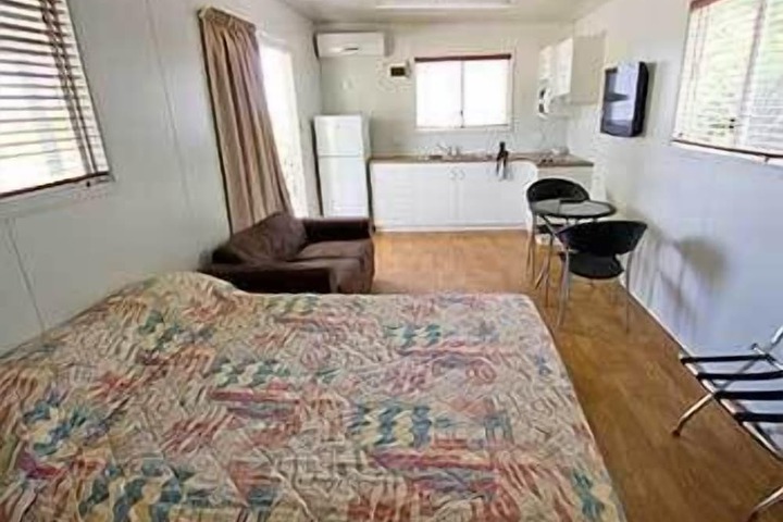 Room 6 of 30