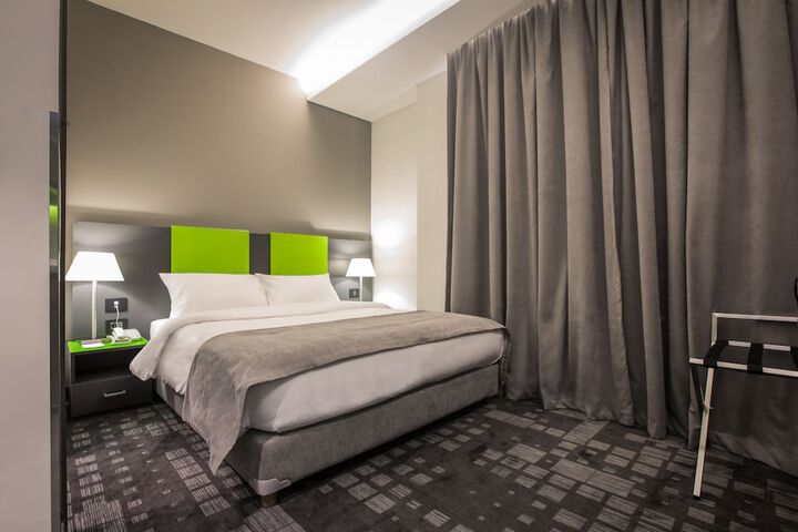 Room 12 of 24