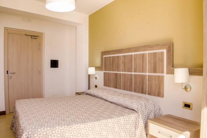 Room 4 of 17