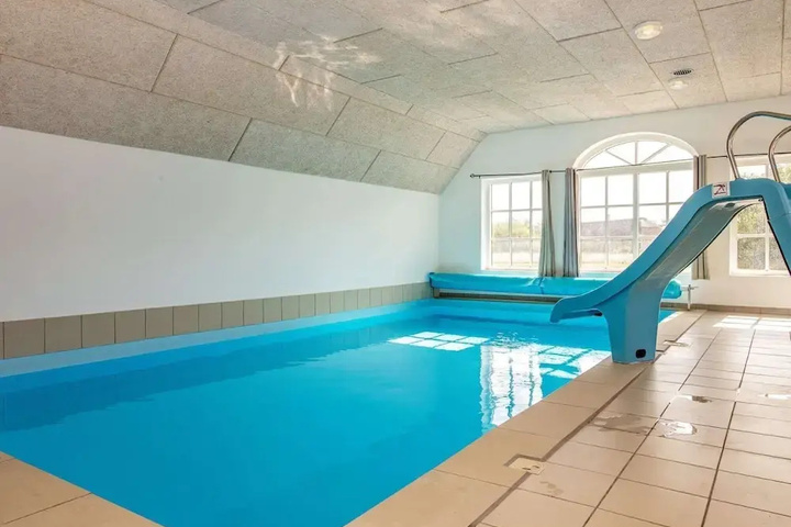 Pool 14 of 23
