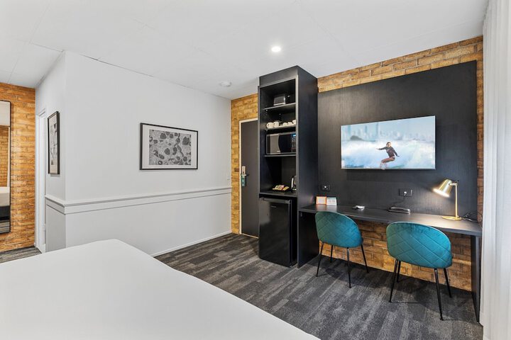 Room 2 of 90