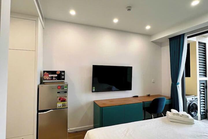Room 28 of 76