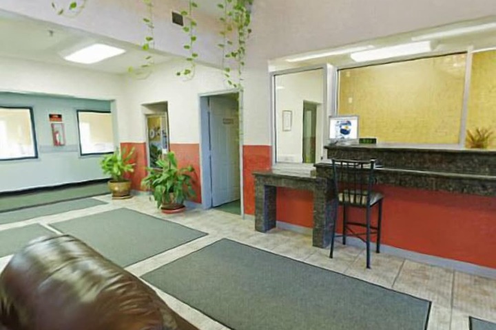 Check-in/check-out kiosk