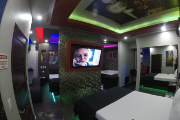 Room 50 of 78