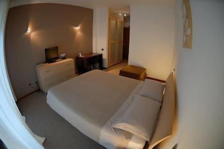 Room 21 of 75