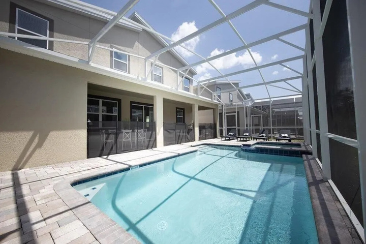 Pool 11 of 27
