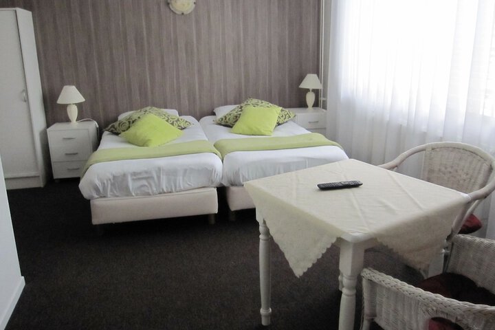 Room 10 of 11