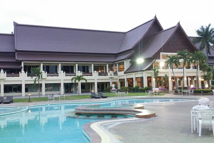 Hotel with Pool