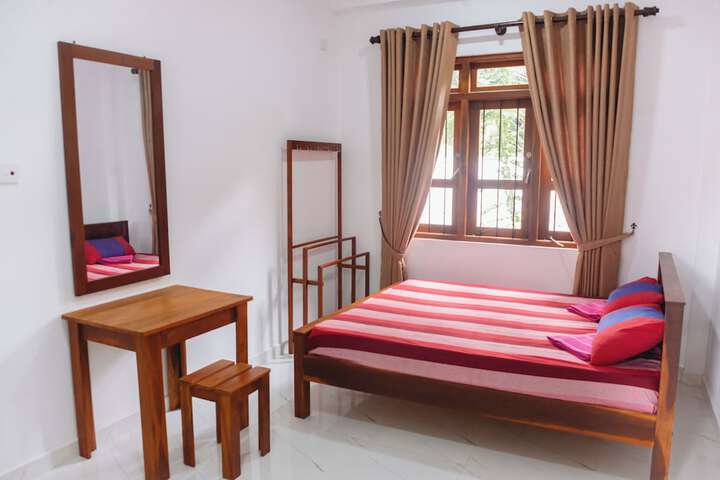 Room 2 of 8
