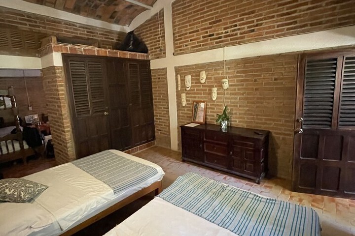 Room 11 of 60