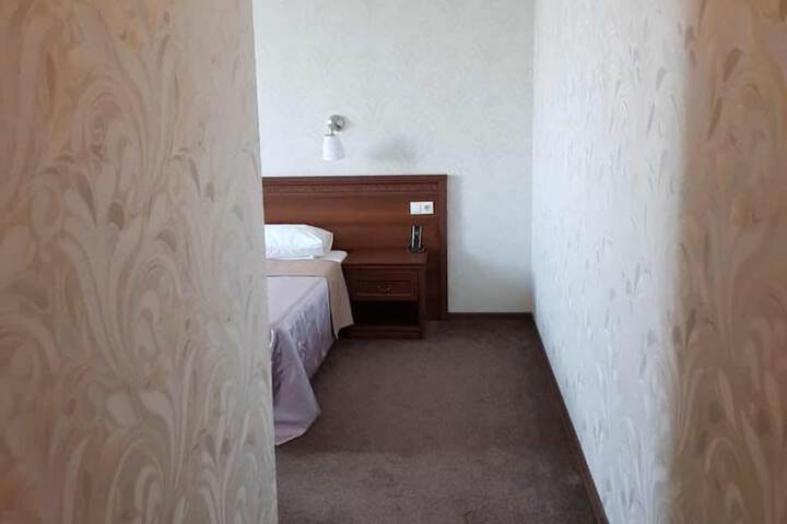 Room 28 of 46