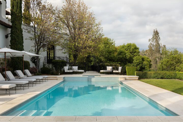 Pool 62 of 84