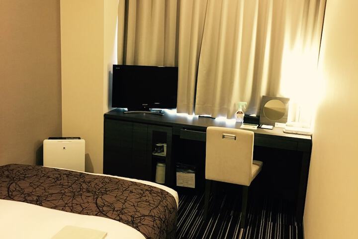 Room 13 of 25