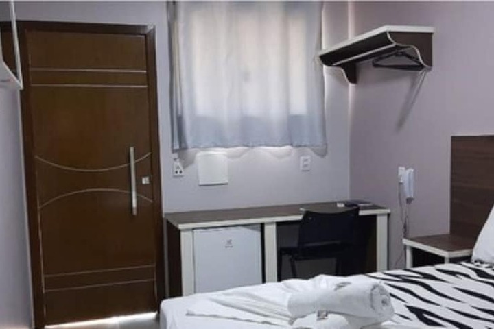 Room 9 of 13