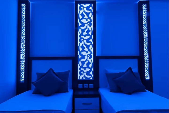 Room 17 of 27